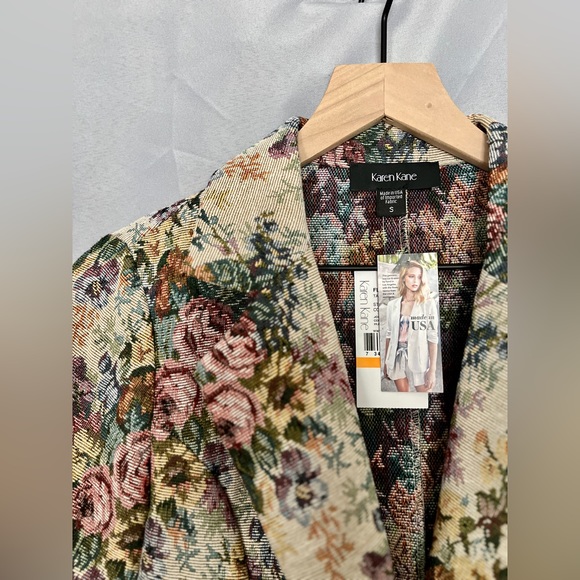 VINTAGE Floral Tapestry Blazer, Cinched Sleeves - Picture 8 of 10